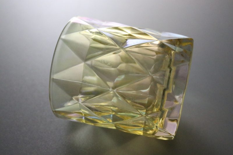 Elegant Glas med Kristalliknande Mönster – Perfekt för Samlingen