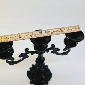 Elegant svart kandelaber med 3 ljushållare – Tidlös charm och stil