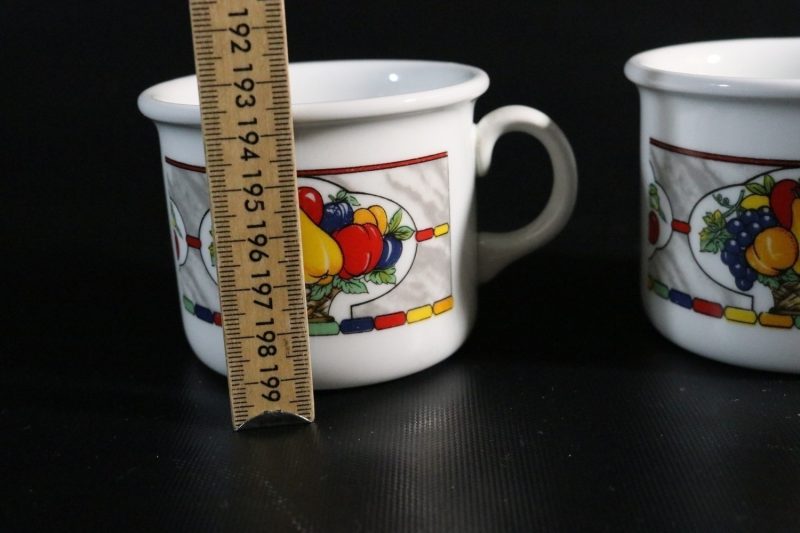 Två Färgglada Muggar från CIPA Italy – Fruktmotiv och Vintage Charm