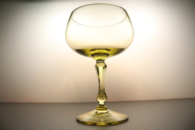Stilrent Dryckesglas – Förfinad Njutning av Din Favoritdryck