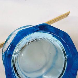 Stilrena blå glas från Duralex – Perfekta för sommarens dukning!