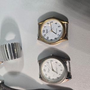Armbandsur, parti  reservdelsobjekt bl.a Mercedes-Benz och Casio
