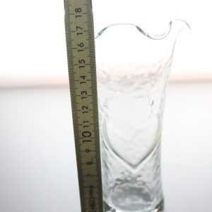 Vintage Anchor Hocking Heart Vas av klart glas, bågad brätte, stenig glasvas