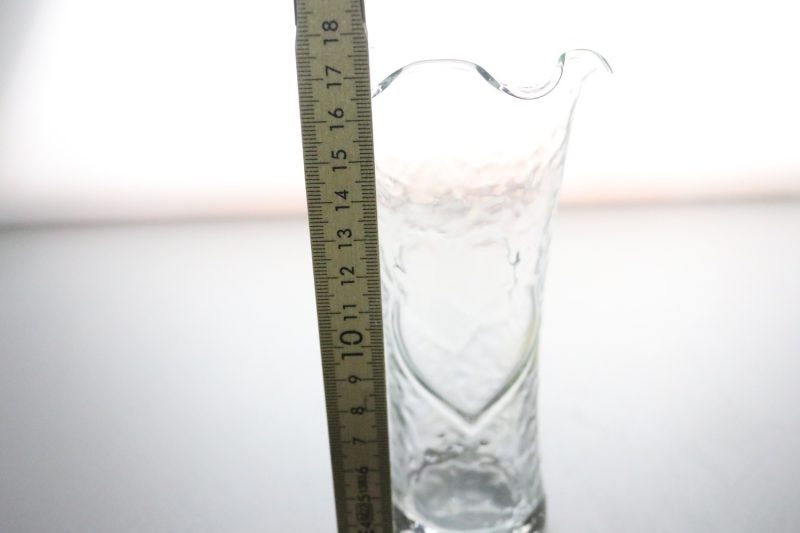 Vintage Anchor Hocking Heart Vas av klart glas, bågad brätte, stenig glasvas