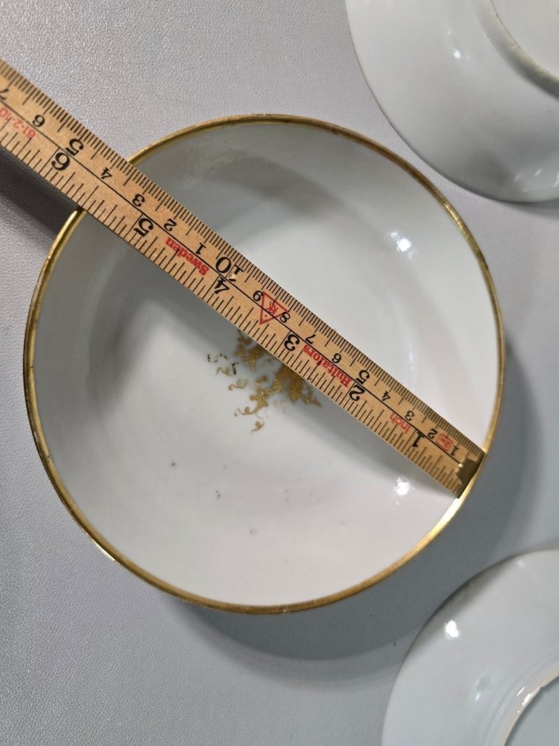 RISSKÅLAR MED FAT, Kina, 5 delar, porslin med gulddekor, Qingdynastin