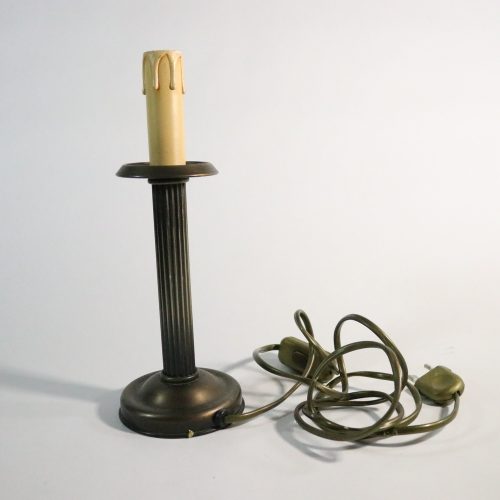 Klassisk Ljusformad Bordslampa i Antik Stil – En Tidlös Dekoration för Hemmet