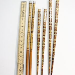 Japanska traditionella ätpinnar, lackerade 4st, +2st äldre