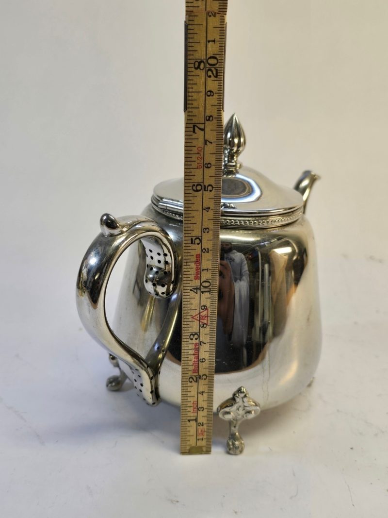Elegant Tekanna i Nysilver  – Tidlös Design från 1900-talet