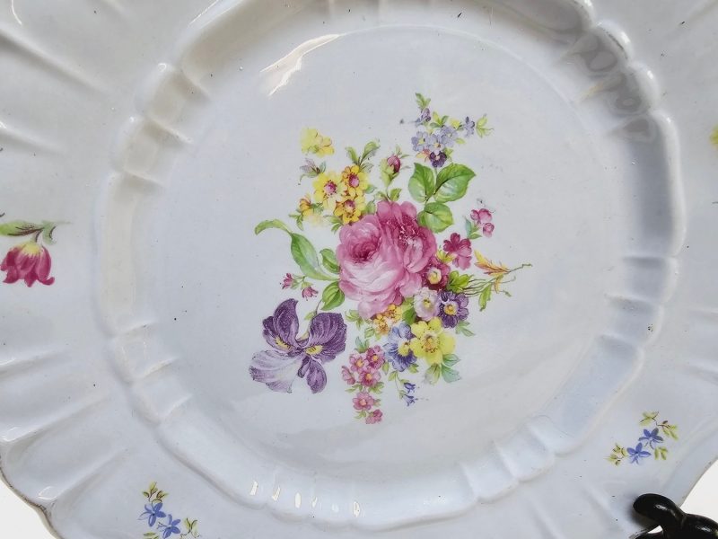 Antik Tallrik "Rosalie" – Svenskt Porslin med Blomdekor