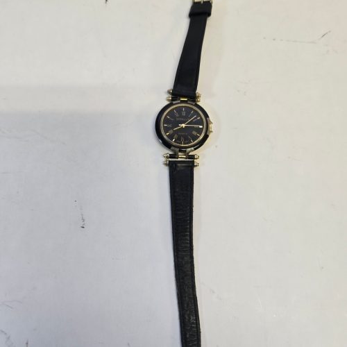 Elegant Giralux Armbandsur – Stilren Design med Romerska Siffror
