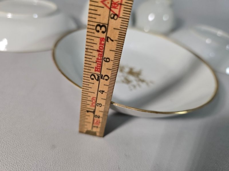RISSKÅLAR MED FAT, Kina, 5 delar, porslin med gulddekor, Qingdynastin
