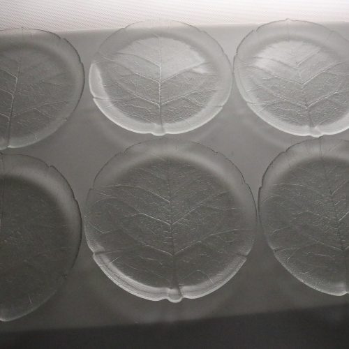 Set om sex eleganta glasassietter - Lövet, möjligen från Arcoroc, France