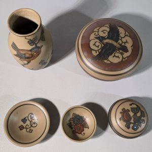 5 delar, L Hjort, glaserat stengods, Bornholm, Danmark, 1900-talets andra hälft