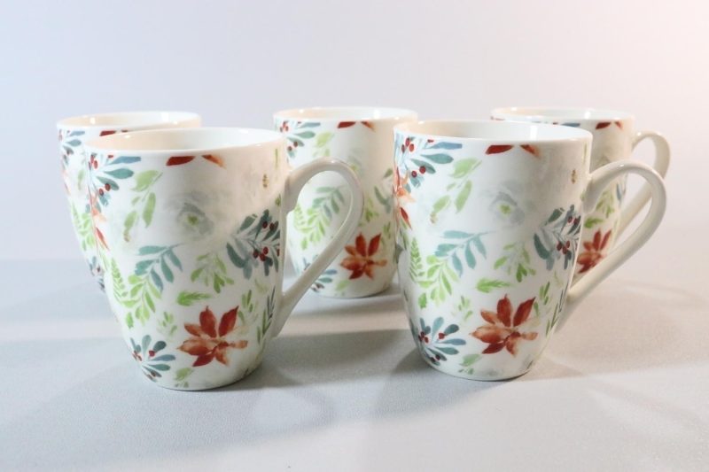 5st tekoppar med vacker blad/blomster mönster