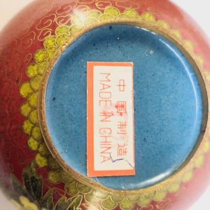 Elegant kinesiskt par cloisonné-skålar – ett konstnärligt mästerverk