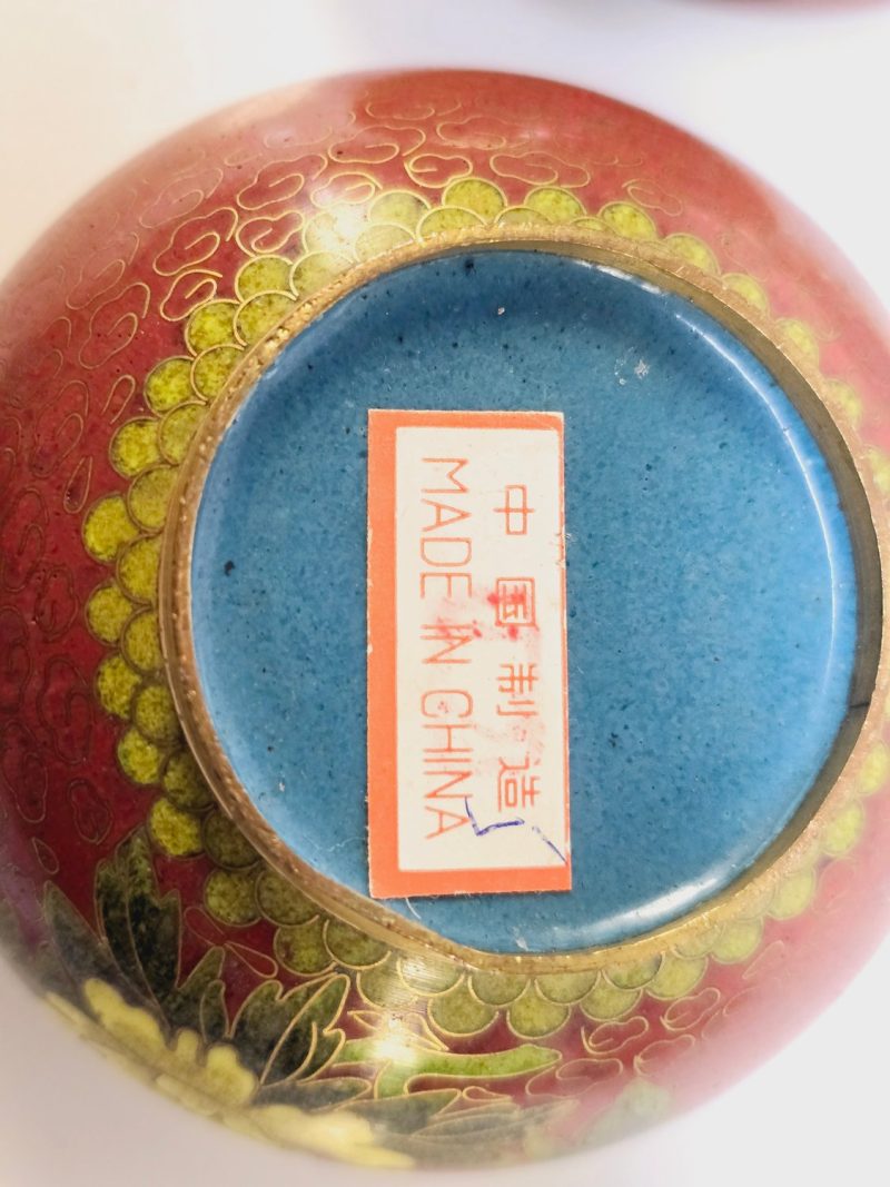 Elegant kinesiskt par cloisonné-skålar – ett konstnärligt mästerverk