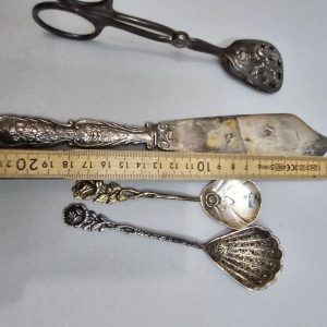 Bestick, bland annat " Rosen", Nysilver och  Silver - JLH SC Kattfot S P9