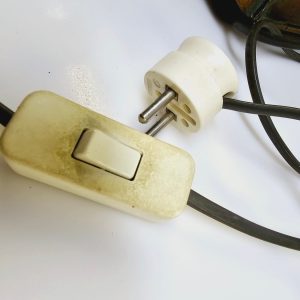 Vintage lanternformad bordslampa i mässing – Rustik och unik design