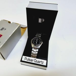 Pulsar Quartz-klocka med originalförpackning