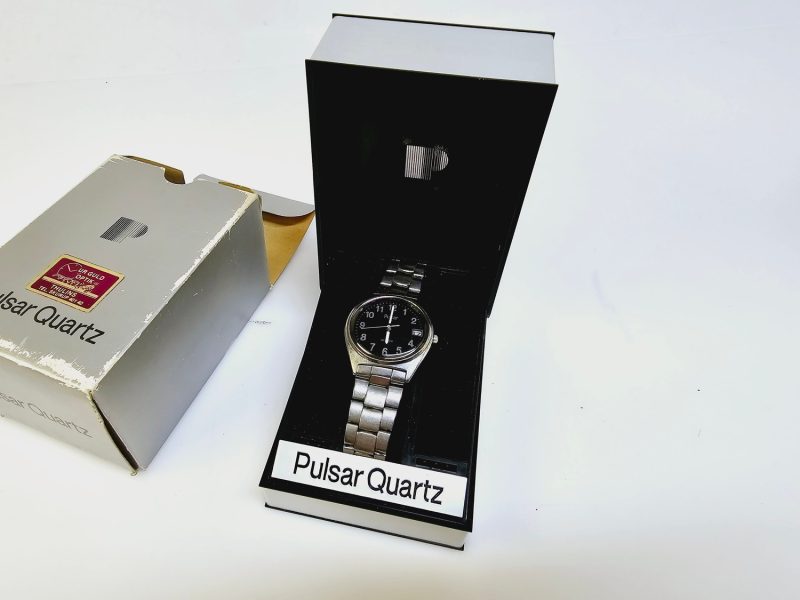 Pulsar Quartz-klocka med originalförpackning