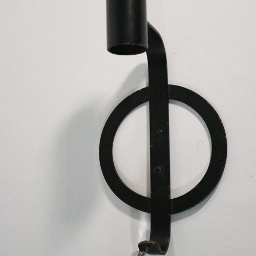 Väggljusstake, svart metall med glasprisma