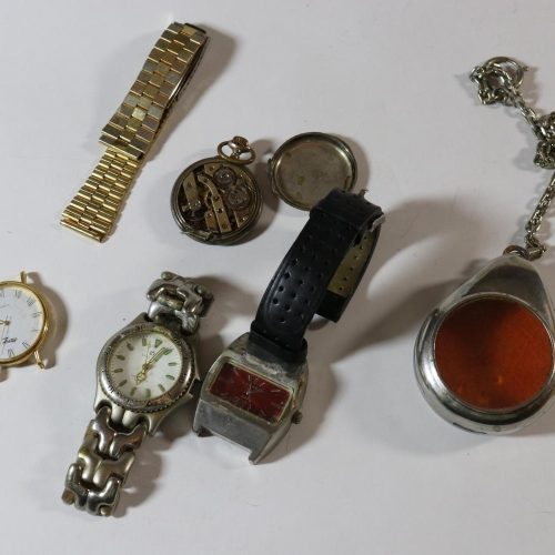 klockor och reservdelar, rep objekt, något silver
