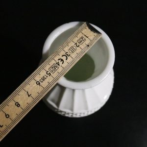 Vintage Vas i Opalinglas/Mjölkglas – Made in Taiwan