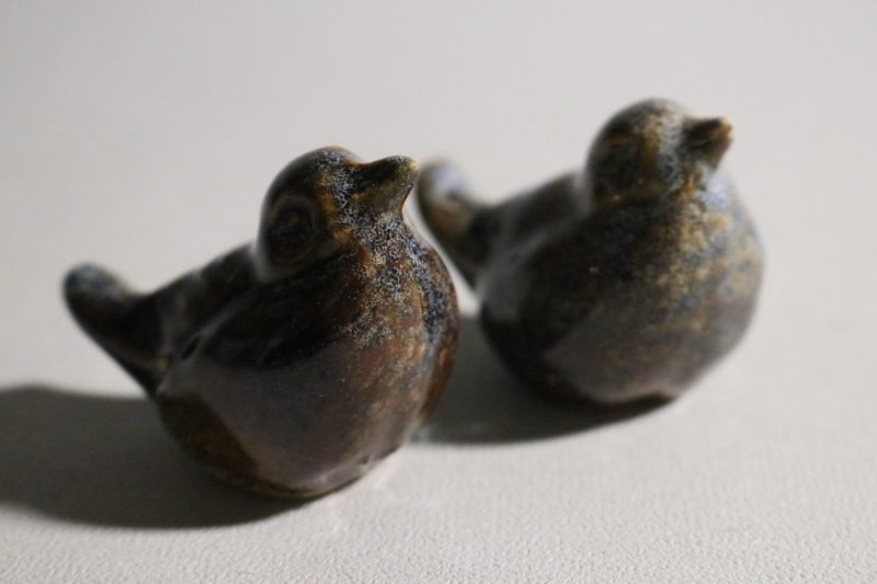 2st Charmiga Keramikfåglar – Handgjorda Figurer