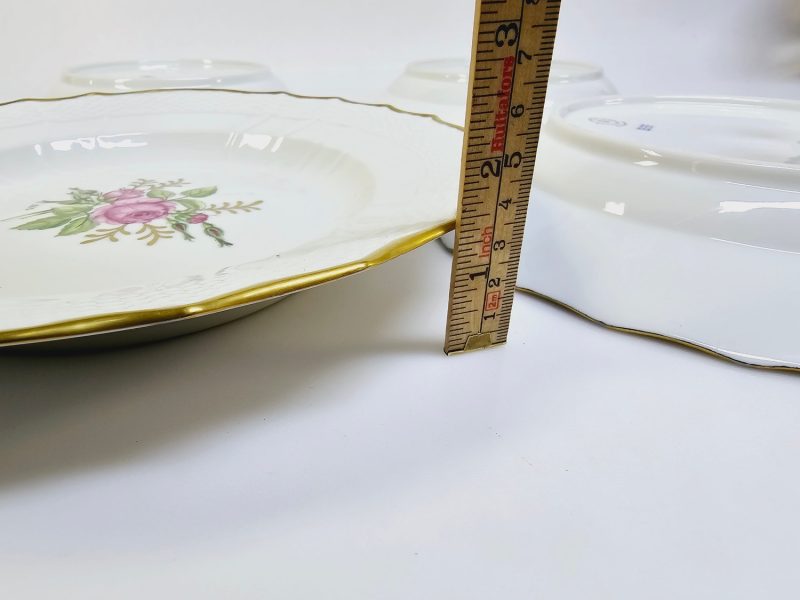 Elegant Set med 4 Tallrikar – Royal Copenhagen Blomsterdekoration