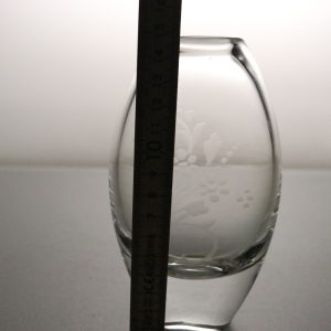 Elegant Glasvas med Graverad Design