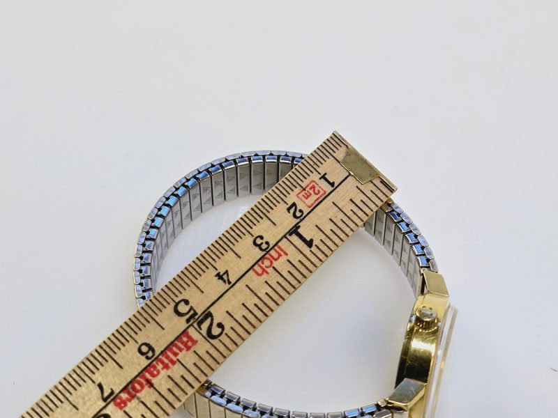 Eterna vintage damklocka i klassisk design