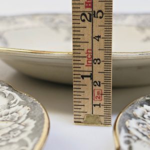 Vackert set av tre tallrikar från Rörstrand – "Greta", 23,5 cm i diameter