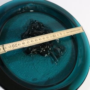 Vackert grönt glas fat motiv häst