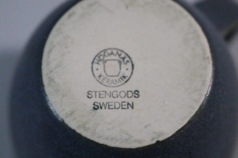 Vossblå temugg, M-L Hellgren Höganäs collection