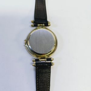 Elegant Giralux Armbandsur – Stilren Design med Romerska Siffror