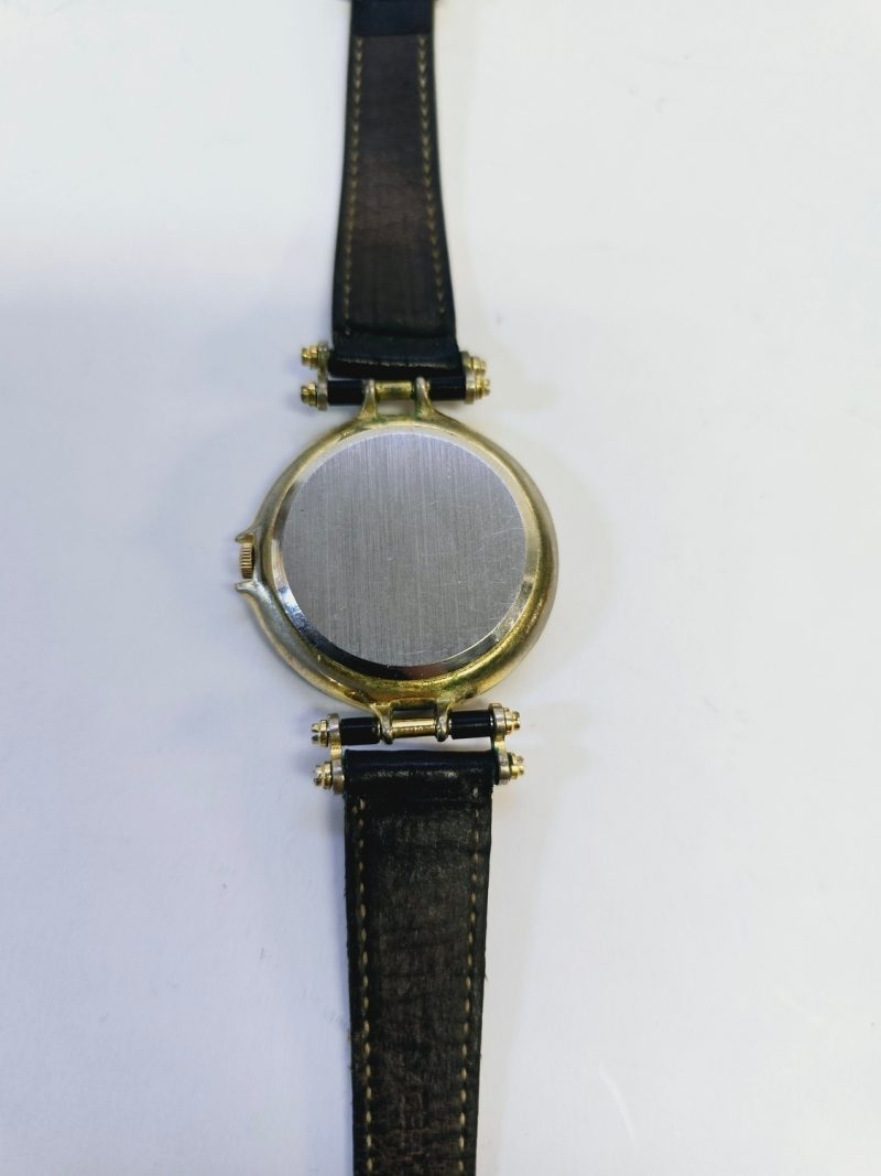 Elegant Giralux Armbandsur – Stilren Design med Romerska Siffror