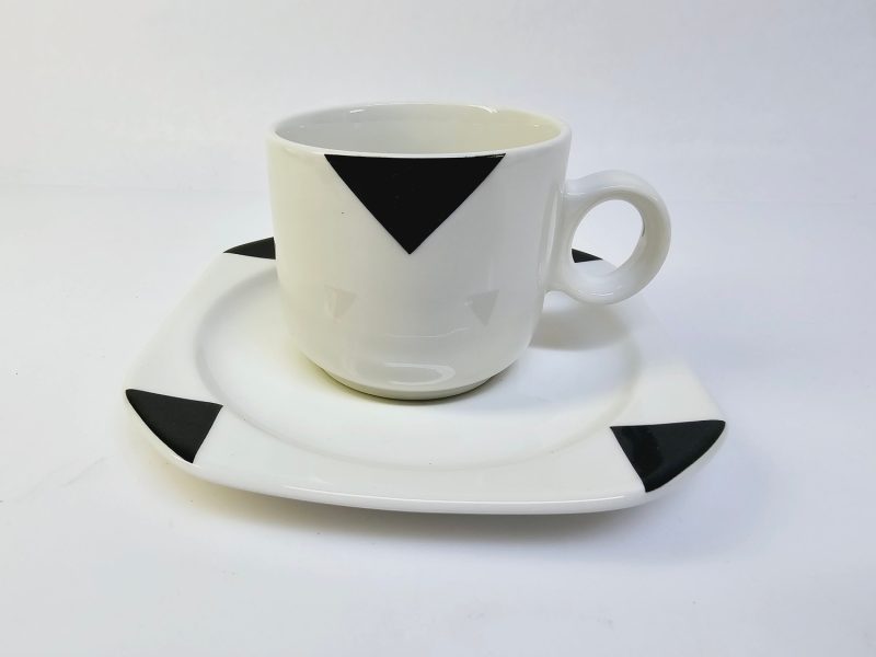 Modern kaffekopp med fat – Design från IKEA