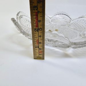 Elegant glasskål med tidlös charm – perfekt för ditt hem!