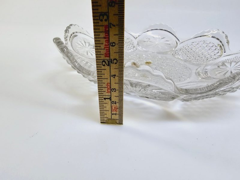 Elegant glasskål med tidlös charm – perfekt för ditt hem!