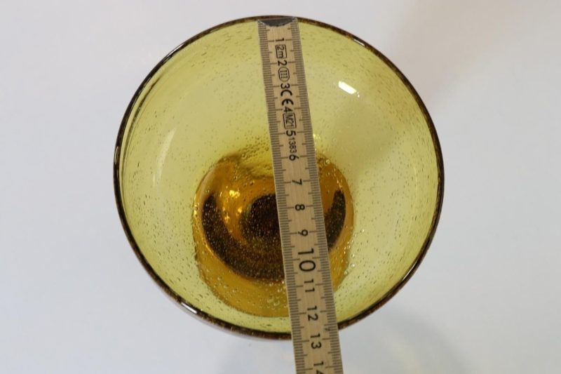3st bärnstensfärgade dessertglas med bubblor i glaset