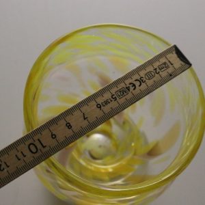Skål, Virvlad konstglas med fot i klarglas, troligen från svensk glasbruk
