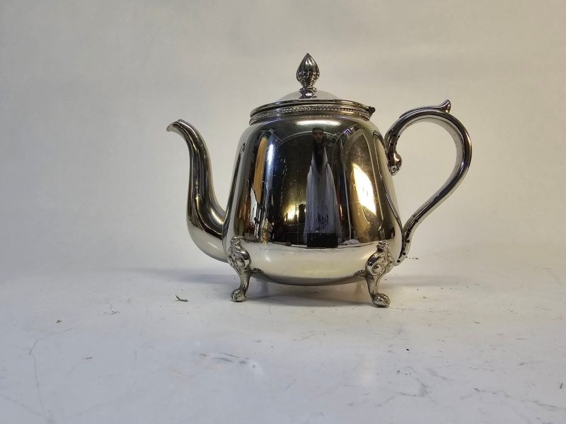 Elegant Tekanna i Nysilver  – Tidlös Design från 1900-talet