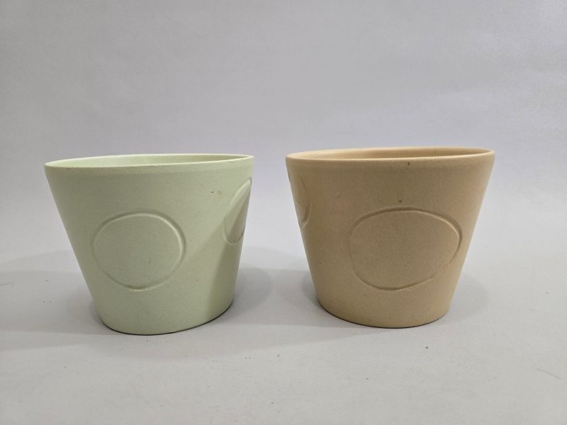 Ett par pastell-färgade blomkrukor RA Collection 15cm