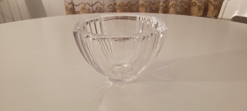 Skål, Kosta Boda, "Roman" designad av Bengt Edenfalk