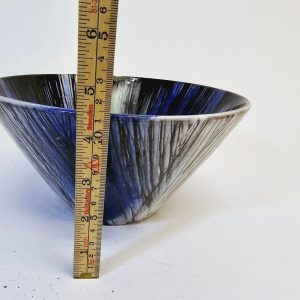 Mari Simmulson för Upsala-Ekeby – "Kaskad" Modell 4187, 22 cm