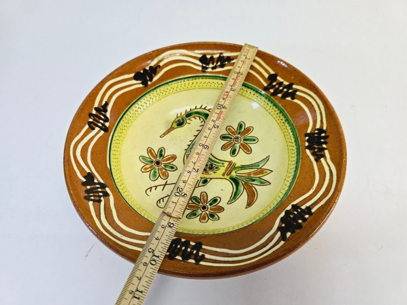 Lergodsfat från Svensk Lerkonst – Handmålat med Fågelmotiv, Ø 26 cm