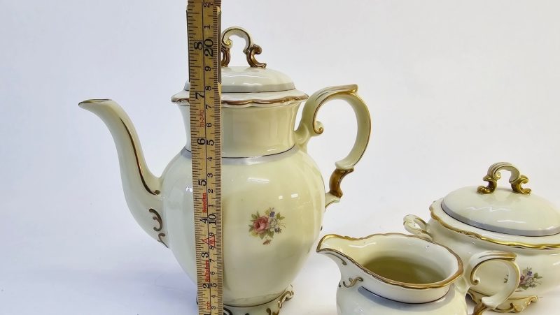 Elegans från Rörstrand: Antikt "Pompadour"-kaffeset i porslin