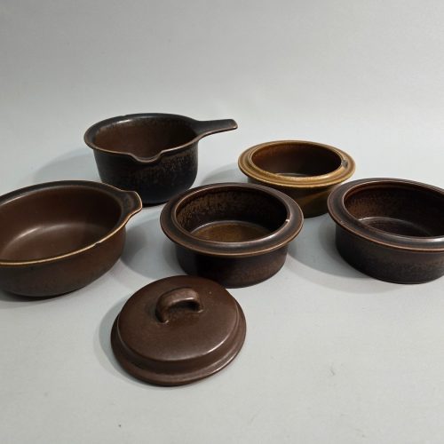 Servisdelar, Arabia, "Ruska", Glaserad stengods, Designer: Ulla Procopé