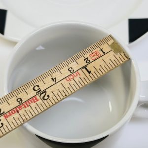 Modern kaffekopp med fat – Design från IKEA