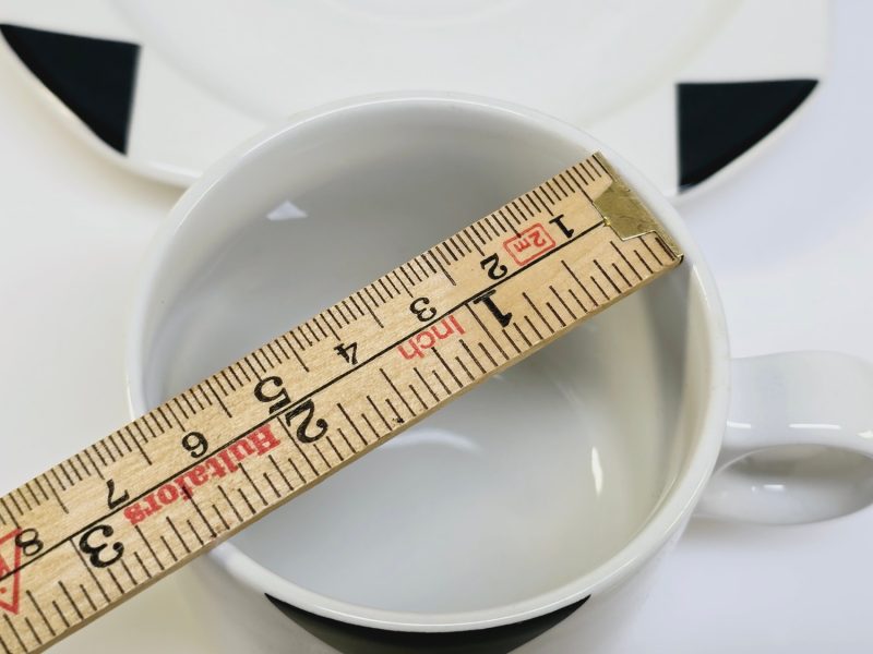 Modern kaffekopp med fat – Design från IKEA